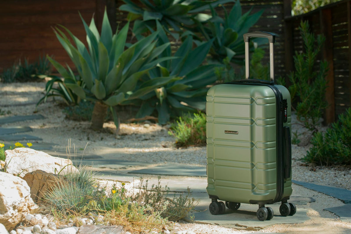 Expandable Polycarbonate Carry On 20 Inch from Komodo